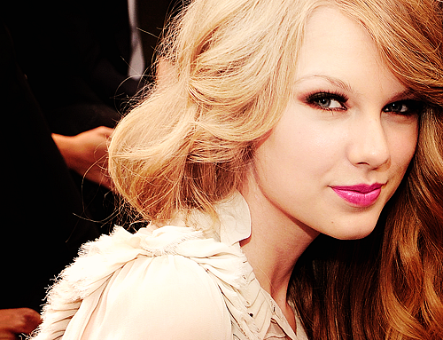 Taylor Swift New Album 2011. Country singer Taylor Swift
